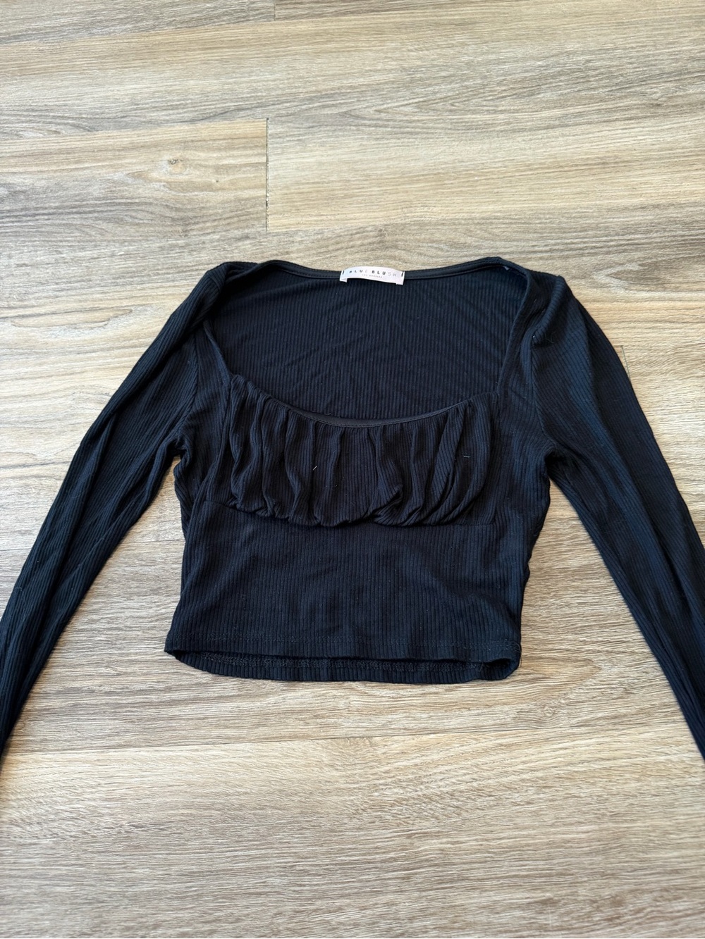 Blue Blush Black Long-Sleeve Scoop-Neck Cropped Top